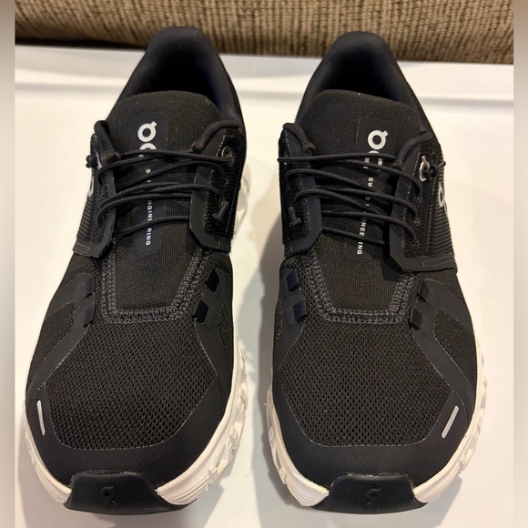 On Cloud 6 Sneakers - Picture 13 of 15